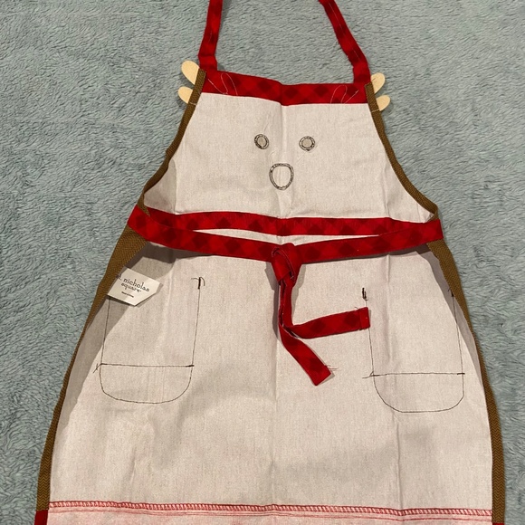 2 St. Nicholas Square Kids Christmas Reindeer Aprons – 100% Cotton - Picture 4 of 7